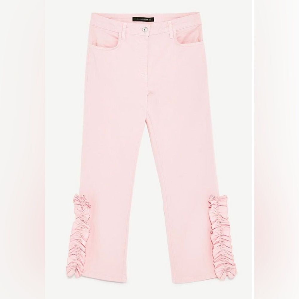 Zara light pink cropped ruffle side slit hem jeans. Size small.